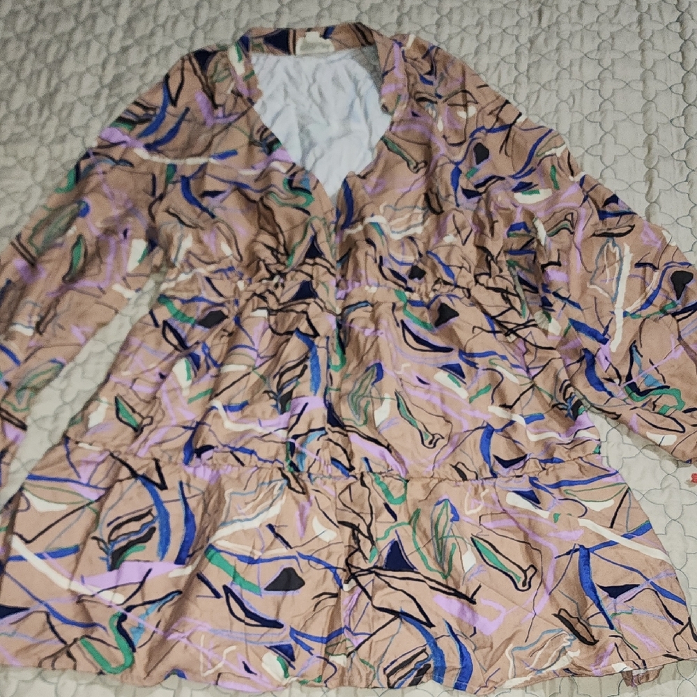 Abstract Patterned Tunic Top